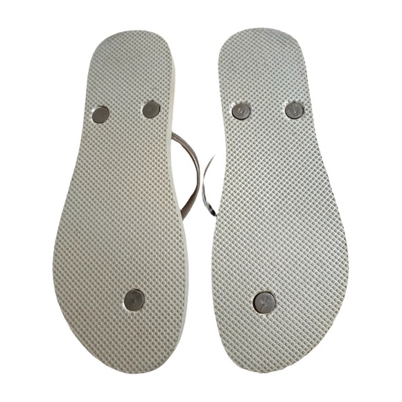 Animal Print Flip Flops 10 - 11 - Picture 2 of 2